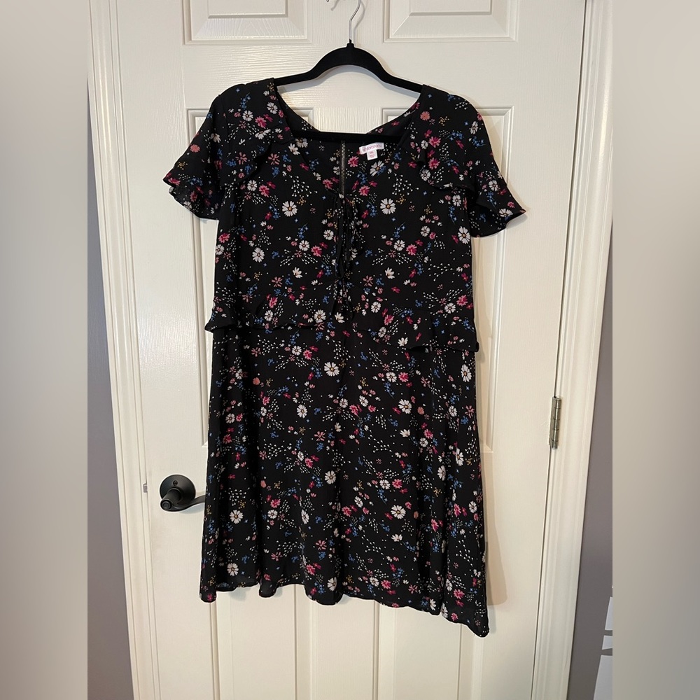 Xhilaration XXL women’s dress flowered tiered cap sleeves black